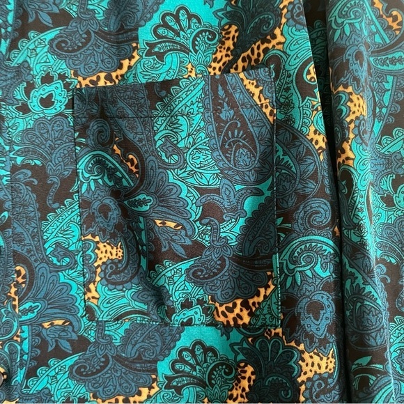 Shein paisley cheetah button down blouse Medium wide sleeve dropped shoulder - Picture 4 of 11